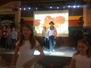 Praznovanje ob osmem marcu in materinskem dnevu 2017 23